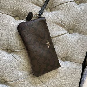 Coach Zippy Wallet